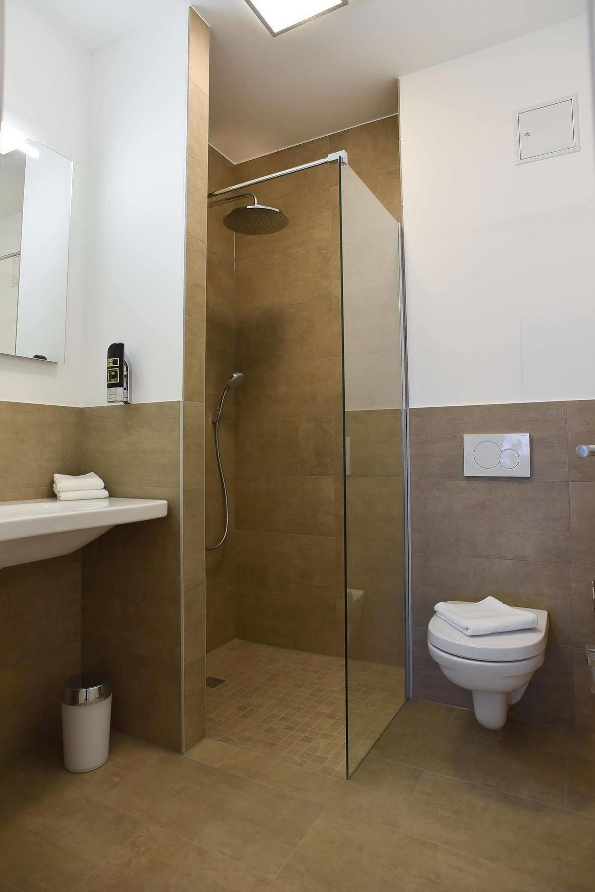 Guesthouse Lichtenau Nußloch Dış mekan fotoğraf