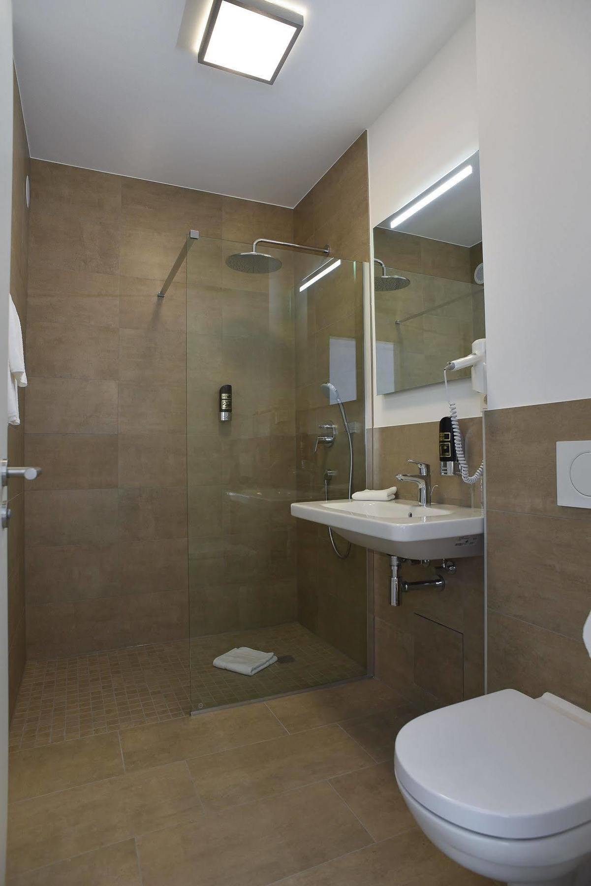 Guesthouse Lichtenau Nußloch Dış mekan fotoğraf
